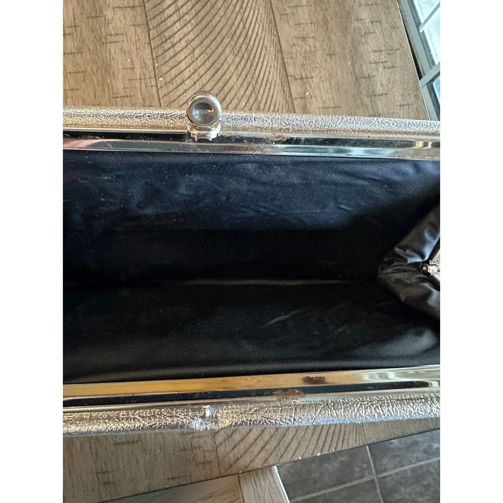 Vintage 1950s/60s Evening Set: Silver Metallic Clutch&2 Pairs White Dress Gloves